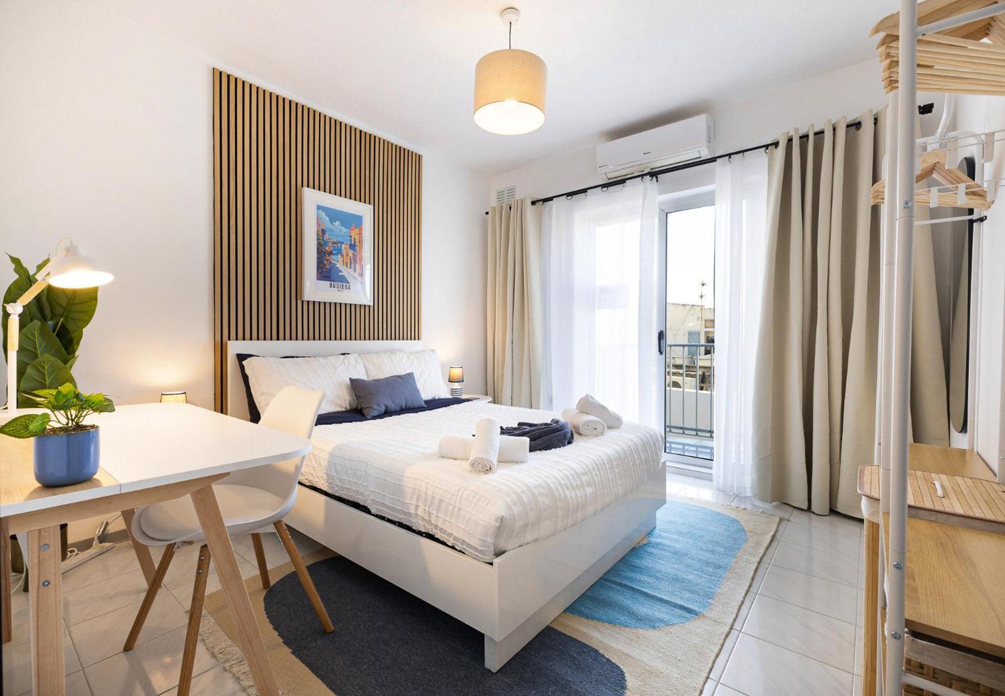 Spacious 2Br Penthouse With A Large Front-Terrace - Close To Bugibba Perched Beach 세인트폴스베이 외부 사진